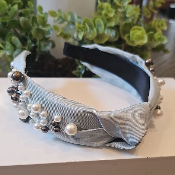 Pearl-Embellished Headband Mint Green Color - Picture 1 of 7
